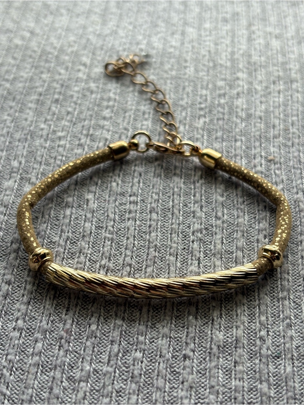 Vintage gold tone twirly, beaded & sparkly adjustable chain bracelet